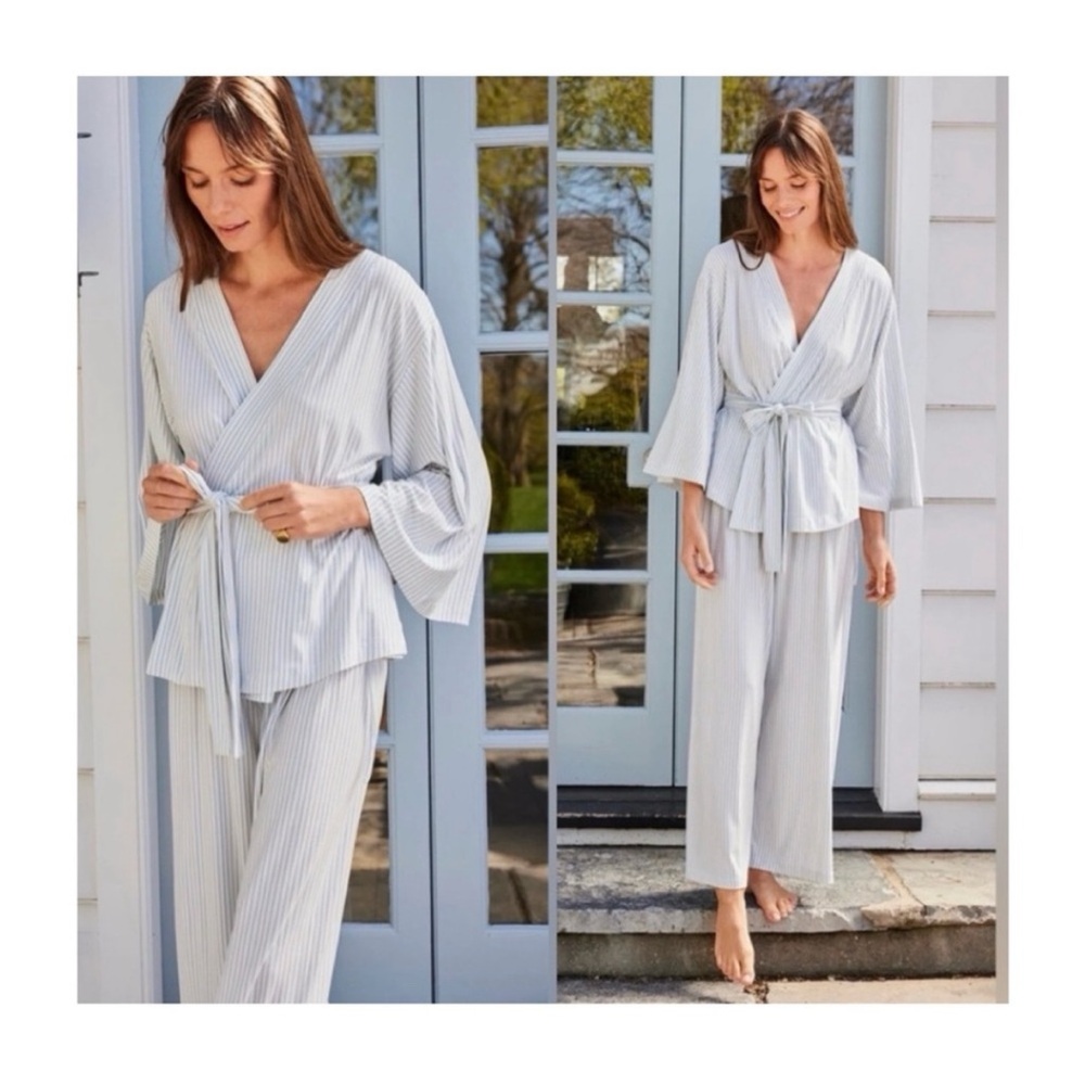 LAKE Striped Light Blue Kimono Lounge Set